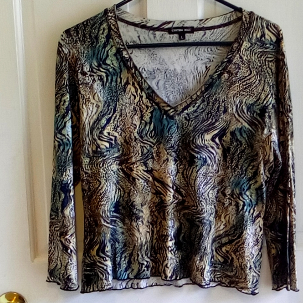 V-Neck top